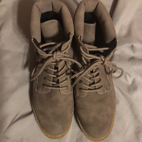 Women’s Cliff Suede Boots - tan - Size 9 - Picture 2 of 3